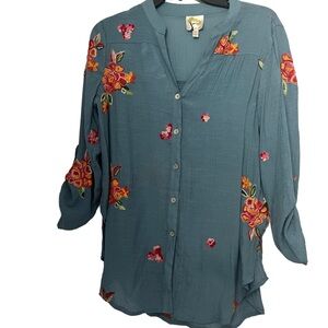 💥HP 💥 Woman’s Embroidery Floral bottom down Blouse Shirt Top